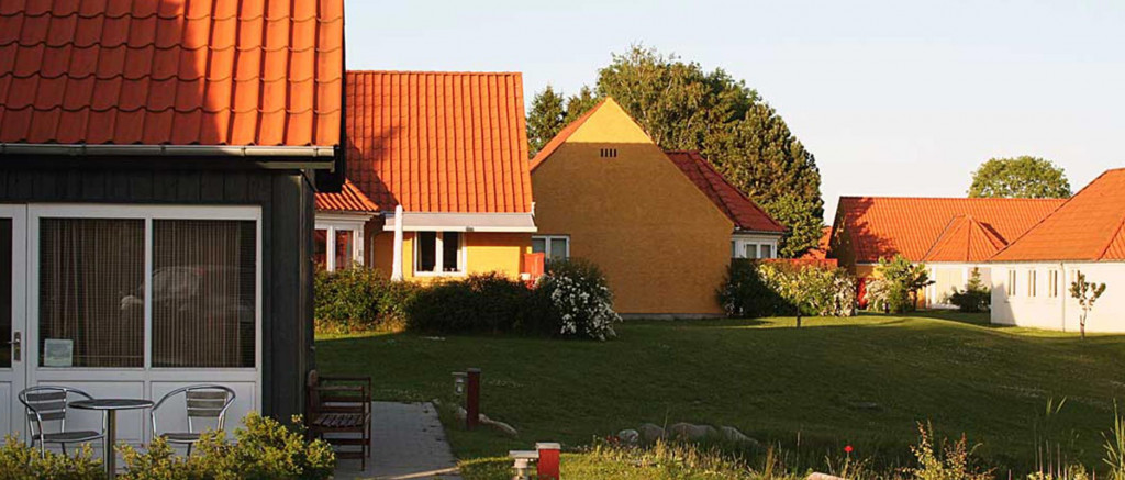 Holbæk Seniorlandsby - Forside_test-1873x800_4640886675cb57fbf2b7fde80cedebdd